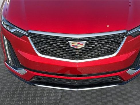Certified 2025 Cadillac XT6 Premium Luxury image 9