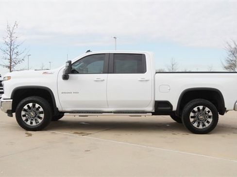 Used 2025 Chevrolet Silverado 2500 LT w/ Safety Package image 6