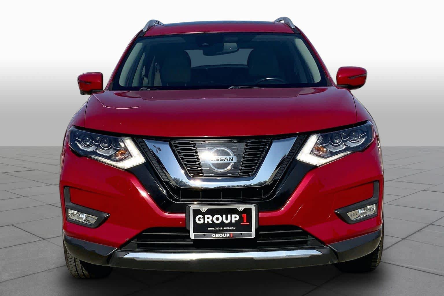 Used 2017 Nissan Rogue SL w/ SL Premium Package FWD image 4