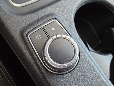 Used 2019 Mercedes-Benz GLA 250 image 33