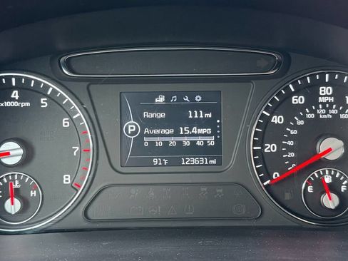 Used 2017 Kia Sorento AWD image 16