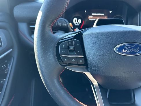Used 2025 Ford Explorer ST-Line w/ ST-Line Street Pack image 16