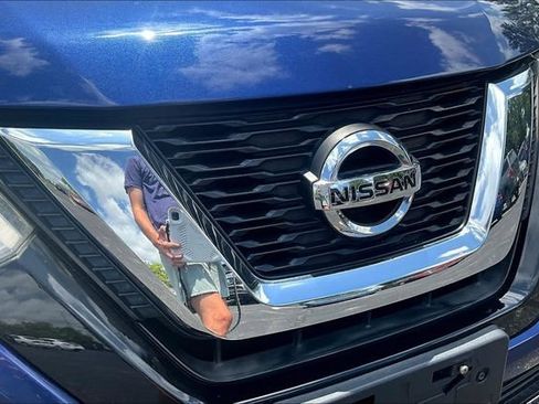Used 2017 Nissan Rogue SV w/ SV Premium Package AWD/4WD image 31