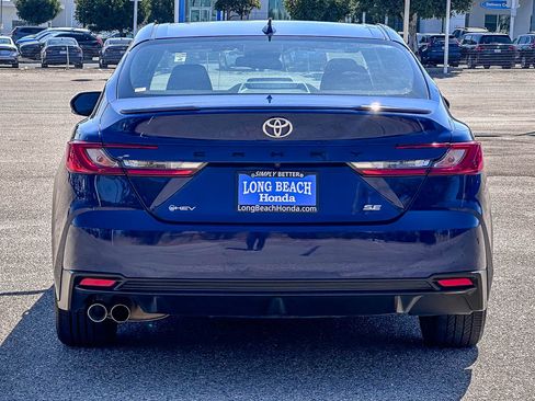 Used 2025 Toyota Camry SE FWD image 8