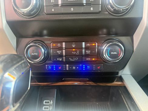 Used 2020 Ford F150 Lariat AWD/4WD image 18