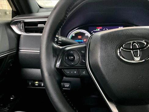 Used 2021 Toyota Venza XLE image 20