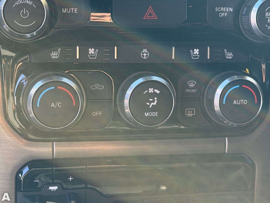 Used 2022 RAM 1500 Limited w/ Body Color Bumper Group AWD/4WD image 11