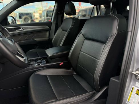 Used 2022 Volkswagen Atlas Cross Sport SE w/ Panoramic Sunroof Package AWD/4WD image 12