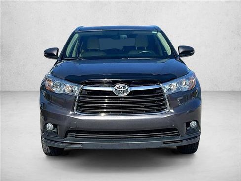 Used 2015 Toyota Highlander XLE FWD image 3