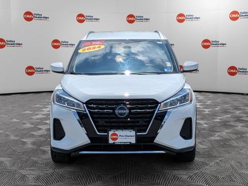 Used 2024 Nissan Kicks SV FWD image 2