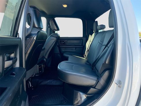 Used 2024 RAM 2500 Tradesman w/ Chrome Appearance Group image 24