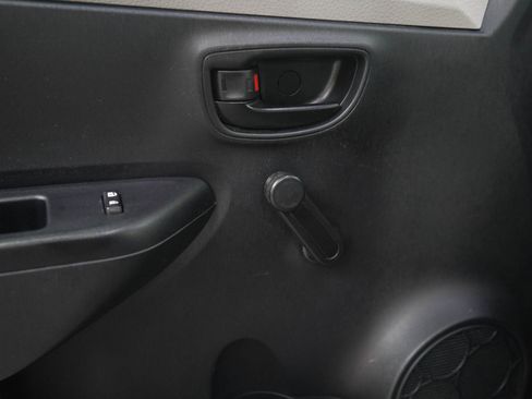 Used 2013 Toyota Yaris L FWD image 15