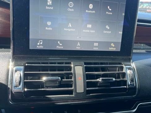 Used 2019 Lincoln Navigator Premiere AWD/4WD image 46