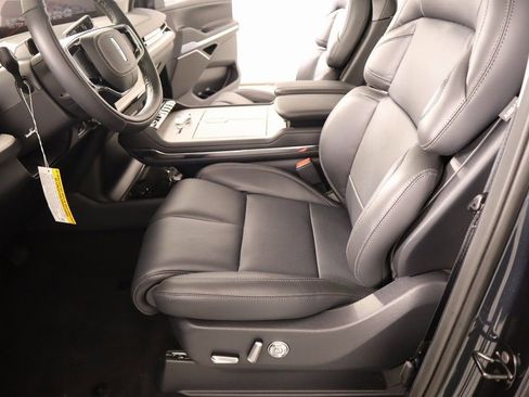 New 2025 Lincoln Navigator Reserve AWD/4WD image 11