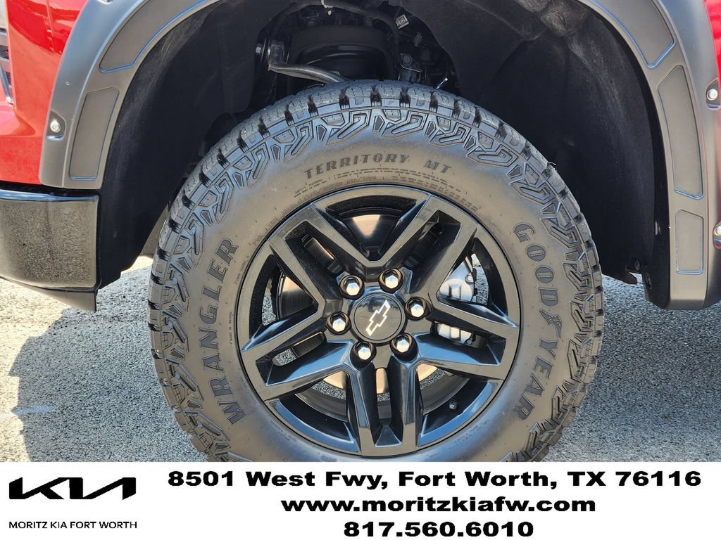 Used 2025 Chevrolet Silverado 1500 Custom Trail Boss AWD/4WD image 9