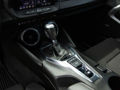 Used 2021 Chevrolet Camaro LT w/ Technology Package RWD image 32