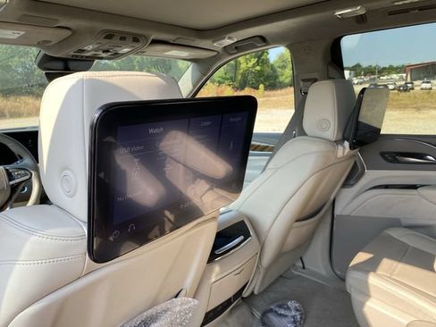 Used 2021 Cadillac Escalade Premium Luxury Platinum AWD/4WD image 14