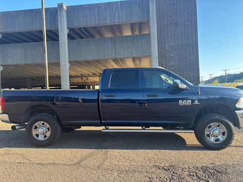 Used 2016 RAM 2500 Tradesman w/ Chrome Appearance Group image 16