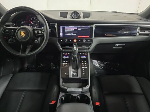 Certified 2026 Porsche Macan AWD/4WD image 13
