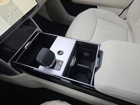 New 2026 Land Rover Range Rover SE image 25