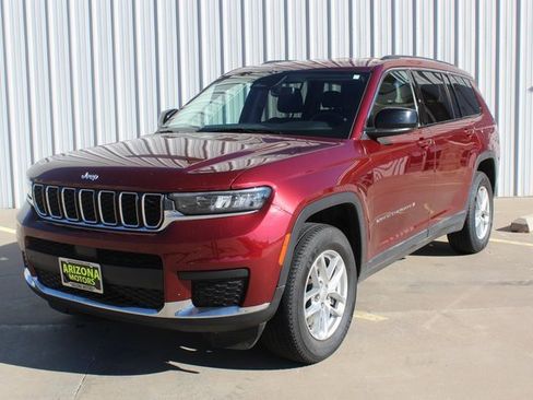 Used 2023 Jeep Grand Cherokee L Laredo image 1