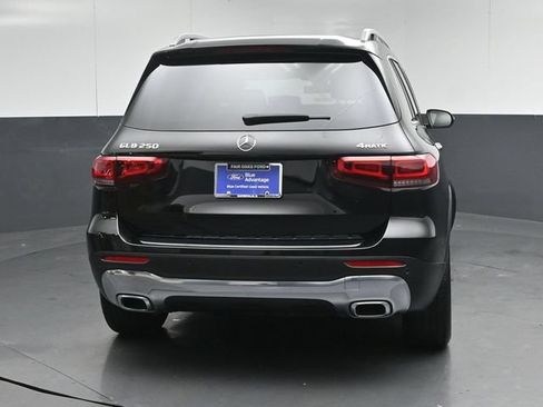 Used 2022 Mercedes-Benz GLB 250 4MATIC image 3