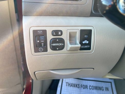 Used 2005 Toyota Corolla LE image 16