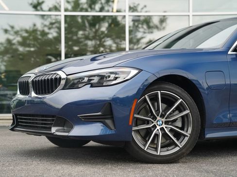 Used 2021 BMW 330e xDrive AWD/4WD image 4