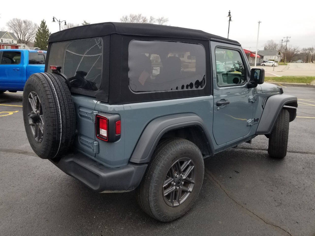Used 2024 Jeep Wrangler Sport AWD/4WD image 7
