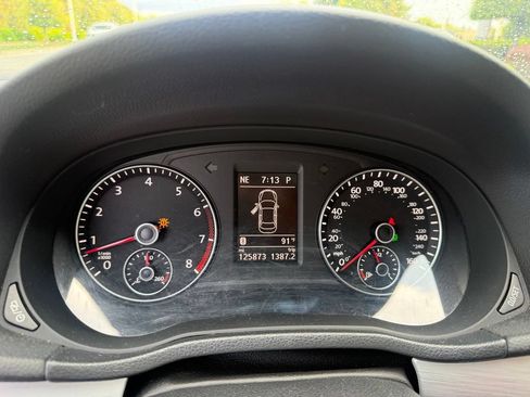 Used 2013 Volkswagen Passat 2.5 SE FWD image 17
