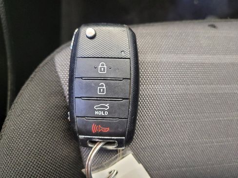 Used 2018 Kia Forte S image 32