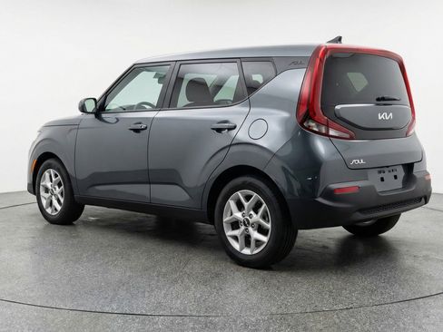 Used 2025 Kia Soul LX w/ LX Technology Package FWD image 6