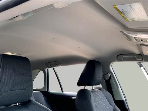Used 2022 Toyota RAV4 XLE AWD/4WD image 13
