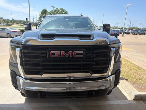 Used 2024 GMC Sierra 2500 Pro AWD/4WD image 2