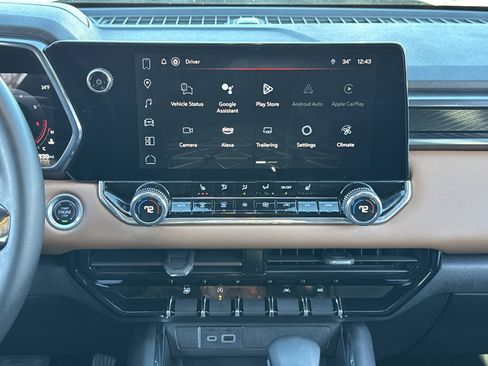 Used 2024 GMC Canyon AT4 w/ Technology Package image 17