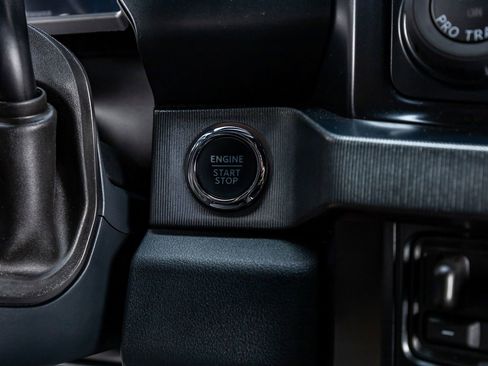 Used 2025 Ford F250 Platinum AWD/4WD image 28