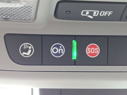 Used 2024 Chevrolet Equinox LT FWD image 32