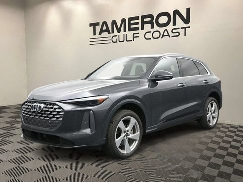 Used 2025 Audi Q5 Premium Plus w/ Premium Plus AWD/4WD image 1