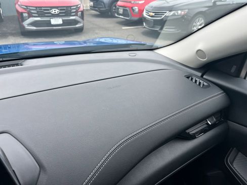 Used 2025 Nissan Sentra SV image 34