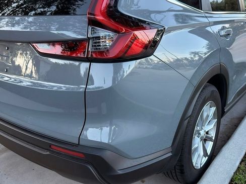 Used 2025 Honda CR-V EX image 7