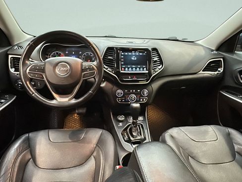 Used 2019 Jeep Cherokee Limited image 18