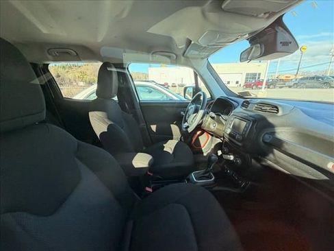 Used 2020 Jeep Renegade Sport image 12