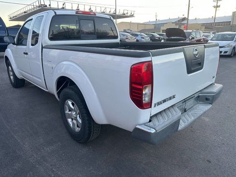 Used 2012 Nissan Frontier SV image 4