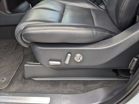 Used 2025 Lincoln Navigator Reserve AWD/4WD image 25