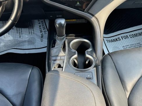 Used 2020 Toyota Camry XSE FWD image 19