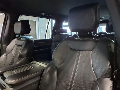 Used 2024 Jeep Wagoneer L Series II w/ Flexible Seating Group image 15