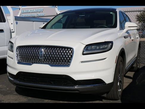 Used 2022 Lincoln Nautilus Reserve image 2