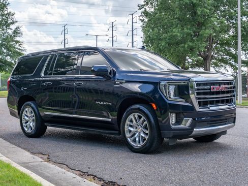 Used 2022 GMC Yukon XL SLT AWD/4WD image 4