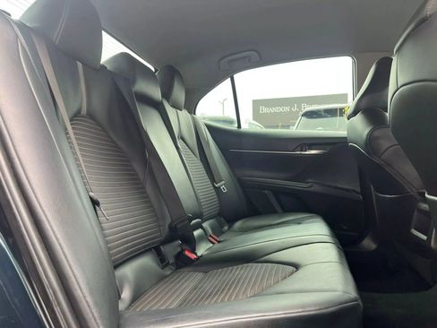 Used 2020 Toyota Camry SE FWD image 21