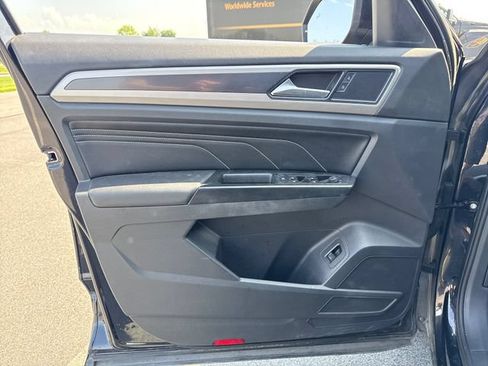 Used 2020 Volkswagen Atlas Cross Sport SEL R-Line AWD/4WD image 45